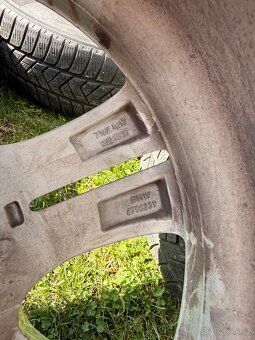Kola r17 Pirelli 215/65 r17 zimní - 5