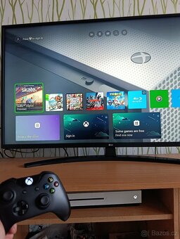 Xbox One S 1TB + ovladač + externí disk + hra Naruto - 5