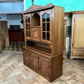 Stěna tmavá dubová, 6 d., 3 š., sklo - 5