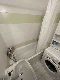 neprůchozí samostatný pokoj - 5