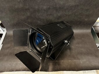 200W COB Zoom Par Light - 5