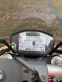 Ducati Monster 1200 - 5