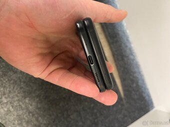 Samsung Z Flip 3 - 5