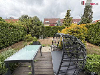 Pronájem řadového domu 5+kk 120 m2 P19 Vinoř garáž sklad zah - 5