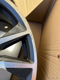 Originální alu disk na BMW X1 a X2 R19 M-Paket - 5