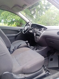 Ford Focus 1,8 - 5