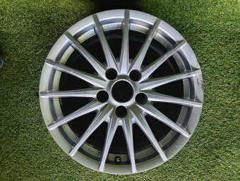 Alu disky BMW s vícepaprskovým designem - 5