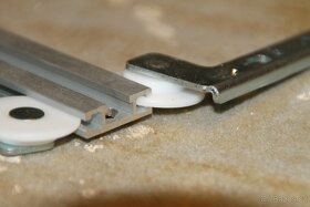 Kování pro posuvné dveře skříní nebo vestavné skříně - 5