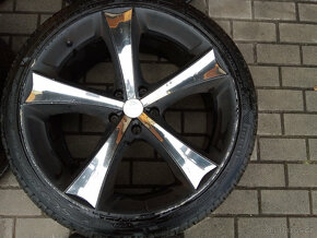 ALU 10Jx22 5x130 et45 PNEU 295/30R22 - 5