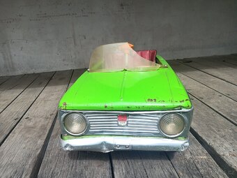 Staré šlapací auto Moskvic, cenu nabidnete - 5