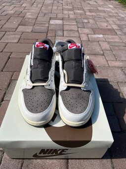 Air Jordan 1 Low Travis Scott Reverse Mocha - 5