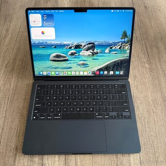 Prodám MacBook Air 13” M3 8GB/256GB, 20 cyklů dobití, záruka - 5