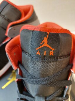 Air Jordan 1 Mid Black Cement - 5