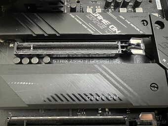 ASUS ROG STRIX Z590-F GAMING WIFI//Socket Intel 1200 Záruka - 5