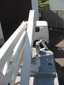 Prodám plošinu Nissan Cabstar - 5