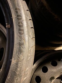 225/40r19 goodyear f1 - 5