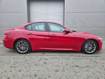 Alfa Romeo Giulia 2.0T 147 kW - 5