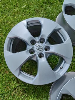 Originální alu kola Toyota RAV4 r17 5x114,3 - 5