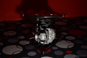 Unikátní stolek z motoru Ducati - 5