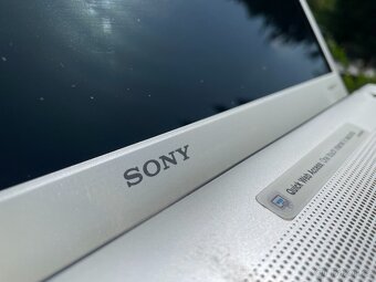 velký 17" notebook SONY Vaio - grafika na hry ATI - 5