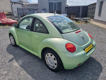VW NEW BEETLE 2.0i 85KW R.V.2000 - 5