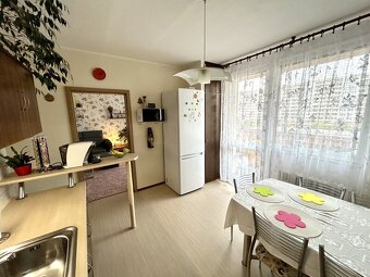 Prodej prostorného bytu 3+1 upravený na 4+1, 4x lodžie, Hrad - 5