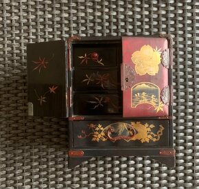 Starožitná šperkovnice s klíčkem - 5