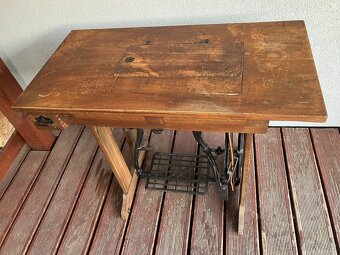 Šlapací šicí stroj - 5