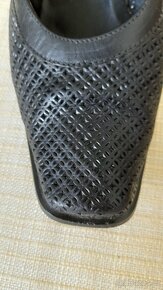Černé kožené italské boty na podpatku Gaia - 5