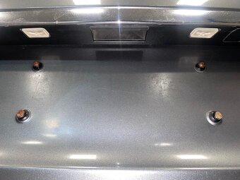 Páté dveře šedá metalíza 992 Mercedes Benz E220 kombi 2017 - 5