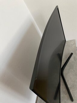 Prodám Xbox-one+monitor Samsung - 5