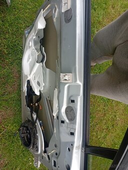 CITROEN C5 3, LEVÉ DVEŘE, L.P. A L.Z. STŘÍBRNÉ KOD BARVY EZ - 5