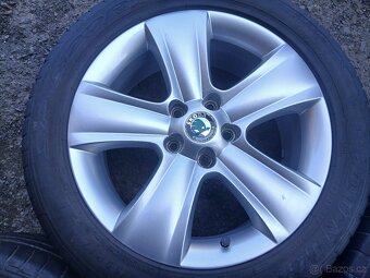 Prodám sadu Orig ALU kol Škoda 225/50R17 letní - 5