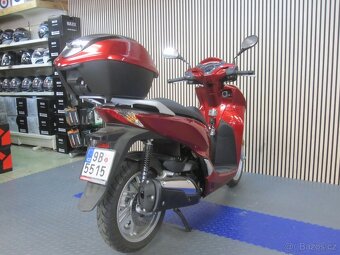 Honda SH 300A - 5