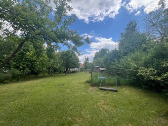 Prodej stavební parcely s ovocnými stromy u jezera 896m2 - 5