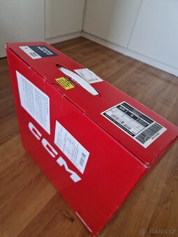 Prodám lední brusle CCM - 5