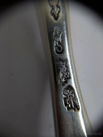 Starožitná stříbrná lžíce z Francie. Rok 1734-35 - 5