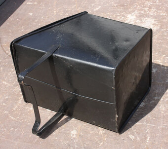 Uhlák na kolečkách + uhlák stojací. Cena za kus. - 5