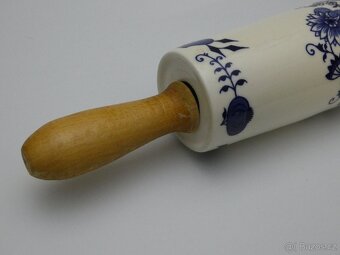 Porcelánový váleček s cibulovým vzorem - 5