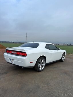 Dodge Challenger R/T 5.7 hemi - 5