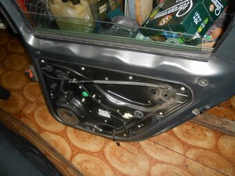 prodam bocni dvere vw passat b6 kombi , 3C . rok 2008 - 5