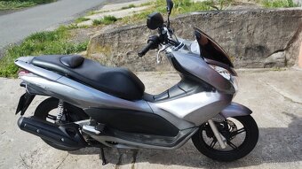 2011 Honda pcx 125 najeto okolo 27 tis.km - 5