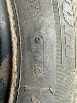 Prodám disky s pneu 215/60 R16 zimní sada - 5