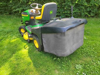 Zahradni traktor John Deere X155R - 5