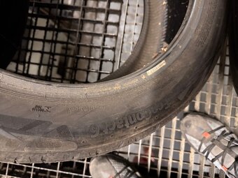 Pneu 235/45 R18 - 5