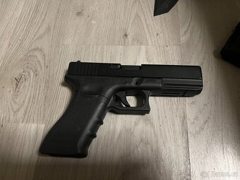 Glock gen.4 (plyn) + příslušenství na zbraně - 5