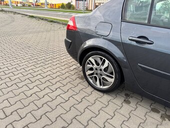 Renault Mégane - 5