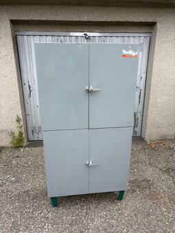 Stará plechová skříň - 5