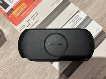 PSP - Playstation Portable E1004 - Street - Komplet + hry - 5
