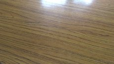 Kulatý jídelní stůl - 5